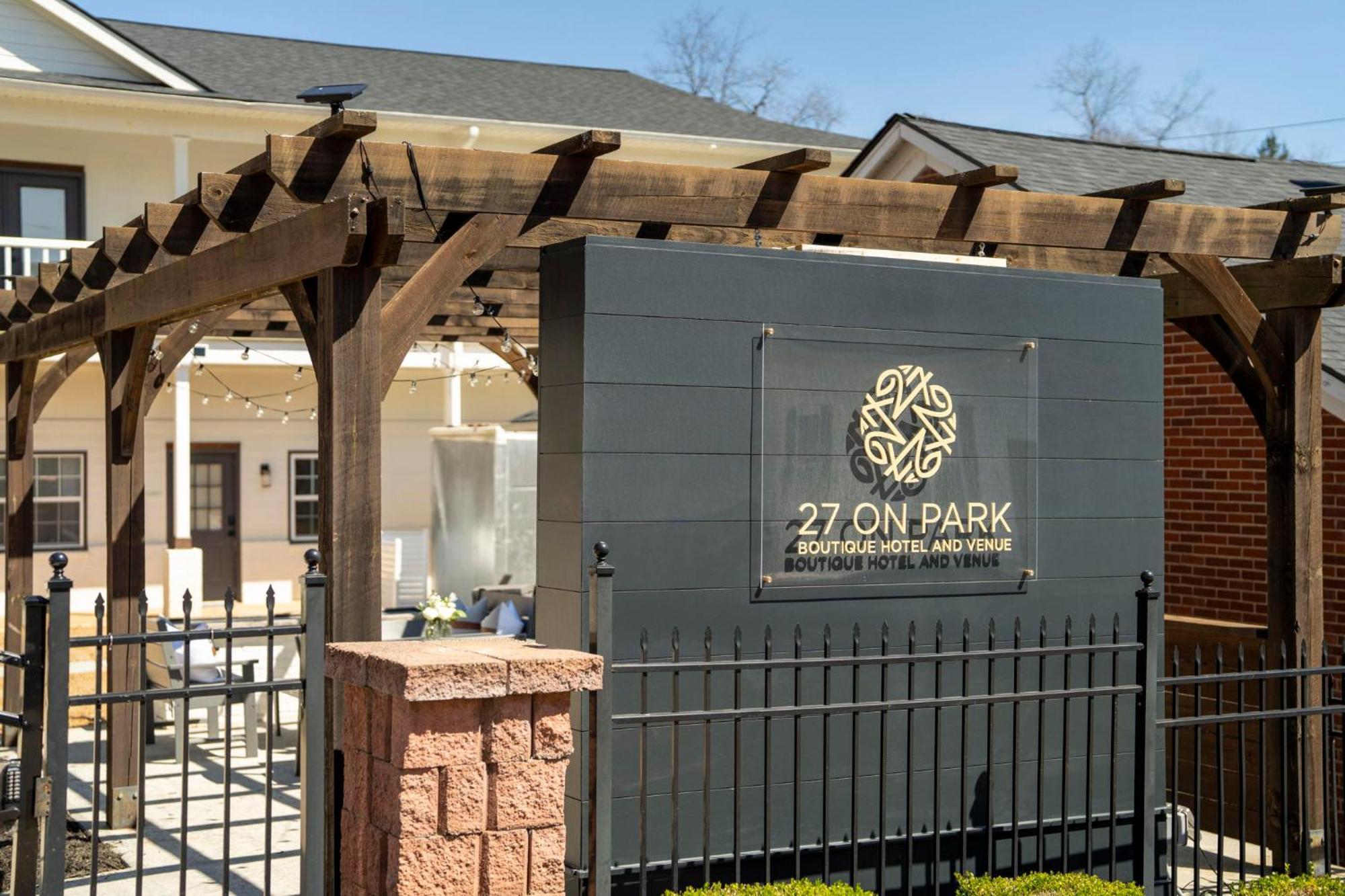 27 On Park Boutique Hotel & Venue Dahlonega Esterno foto
